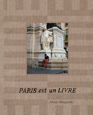 PARIS EST UN LIVRE